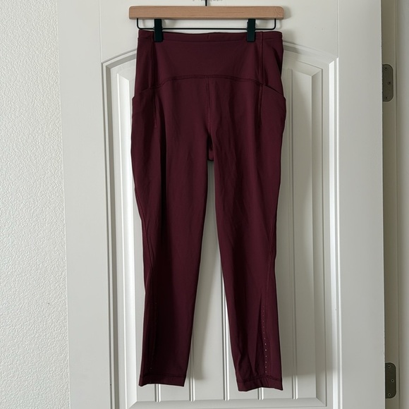 Women’s Burgunday Lululemon Cropped Leggings - Picture 1 of 5